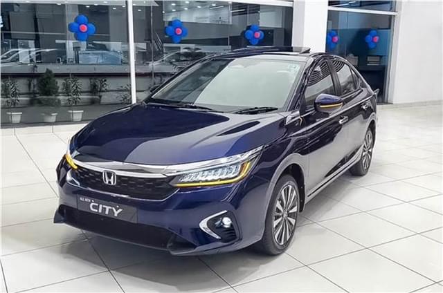 Honda City gets up to Rs 1.14 lakh off this month
